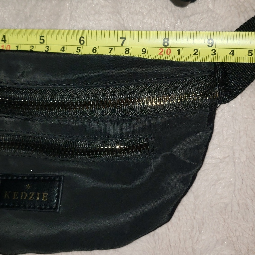 Kedzie Black Nylon Waist Bag/ Fanny Pack- Used Once - Picture 5 of 6